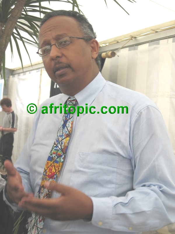 ../Images/AfricaFestival-27-28May05 053.jpg